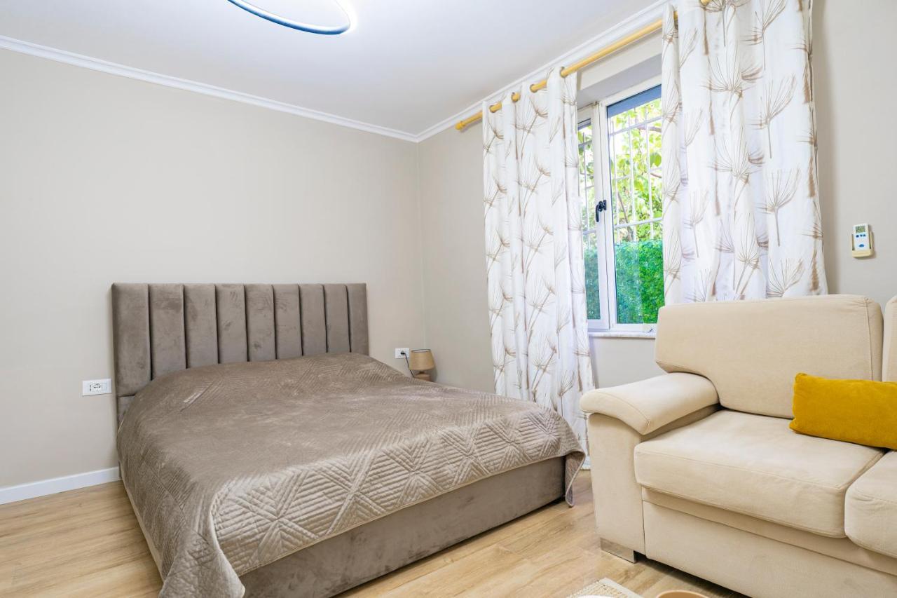 New Bazaar Cane Apartment 2 Tirana Exterior foto